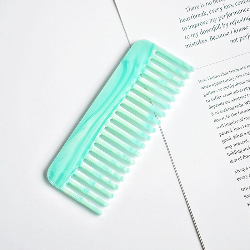 green acetic acid comb