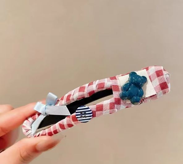 โบว์ติดกระดุมลายตารางสีชมพูและขาว ขนาด 115 ซม.