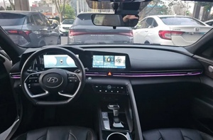 2023年ヒュンダイエラントラ用高級セダン1.5L CVT Lux Prestigeニュース車格安価格ガソリン車中国