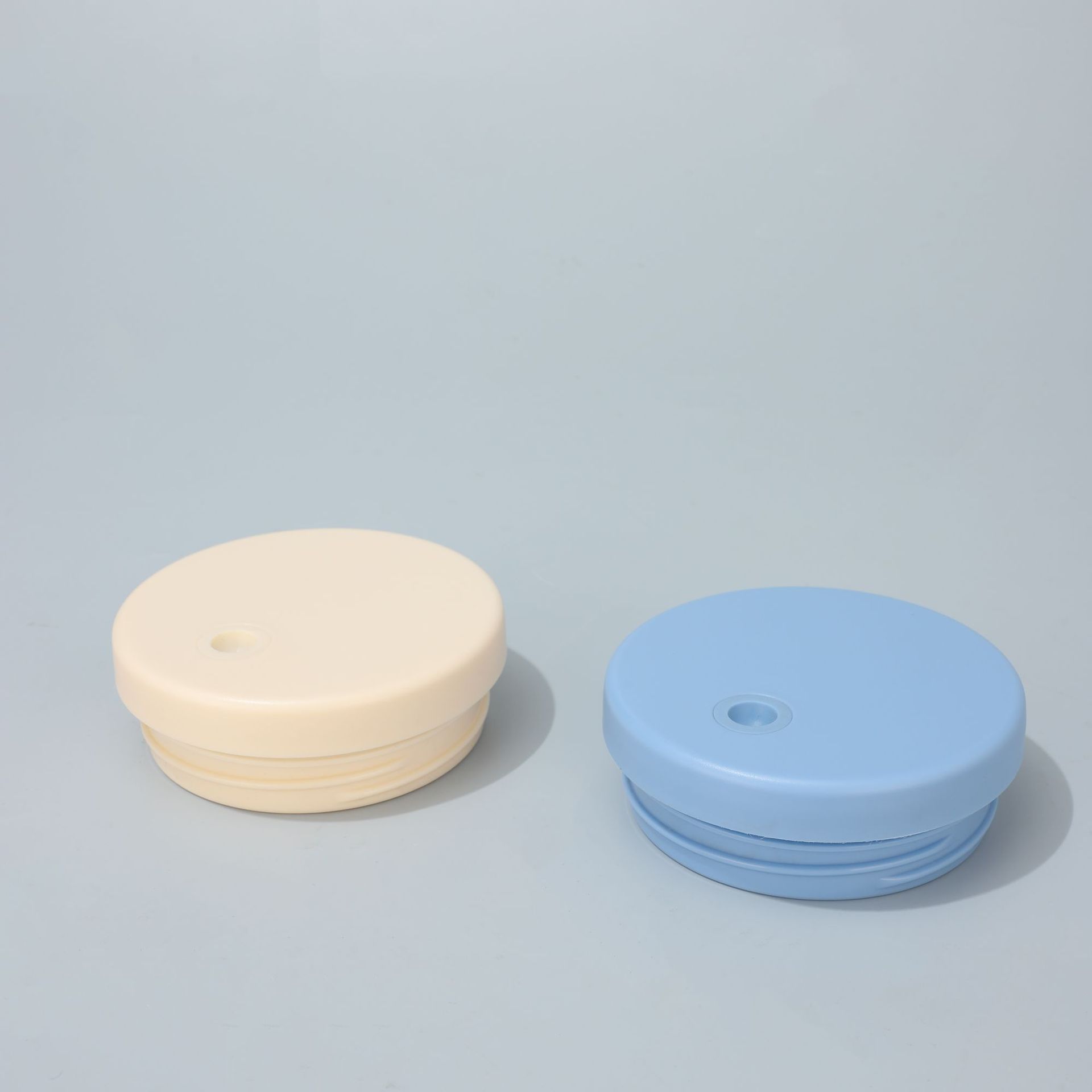Silicone sealing lid