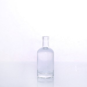 新しいデザイン透明ウォッカワインボトル100ml-750ml赤ワインボトル密封透明ガラス厚い底ガラスボトル