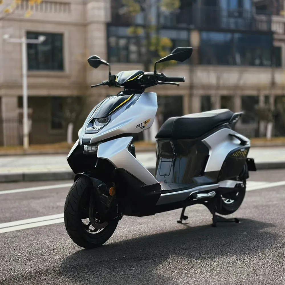 2024 электрический гоночный мотоцикл 12500 Вт 69 В мопед скутер 64 А · ч съемный двойной аккумулятор 95 км/ч 220 км двигатель быстрой зарядки электрика