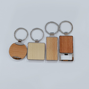 Металлический деревянный брелок для ключей с гравировкой - Product Image 1