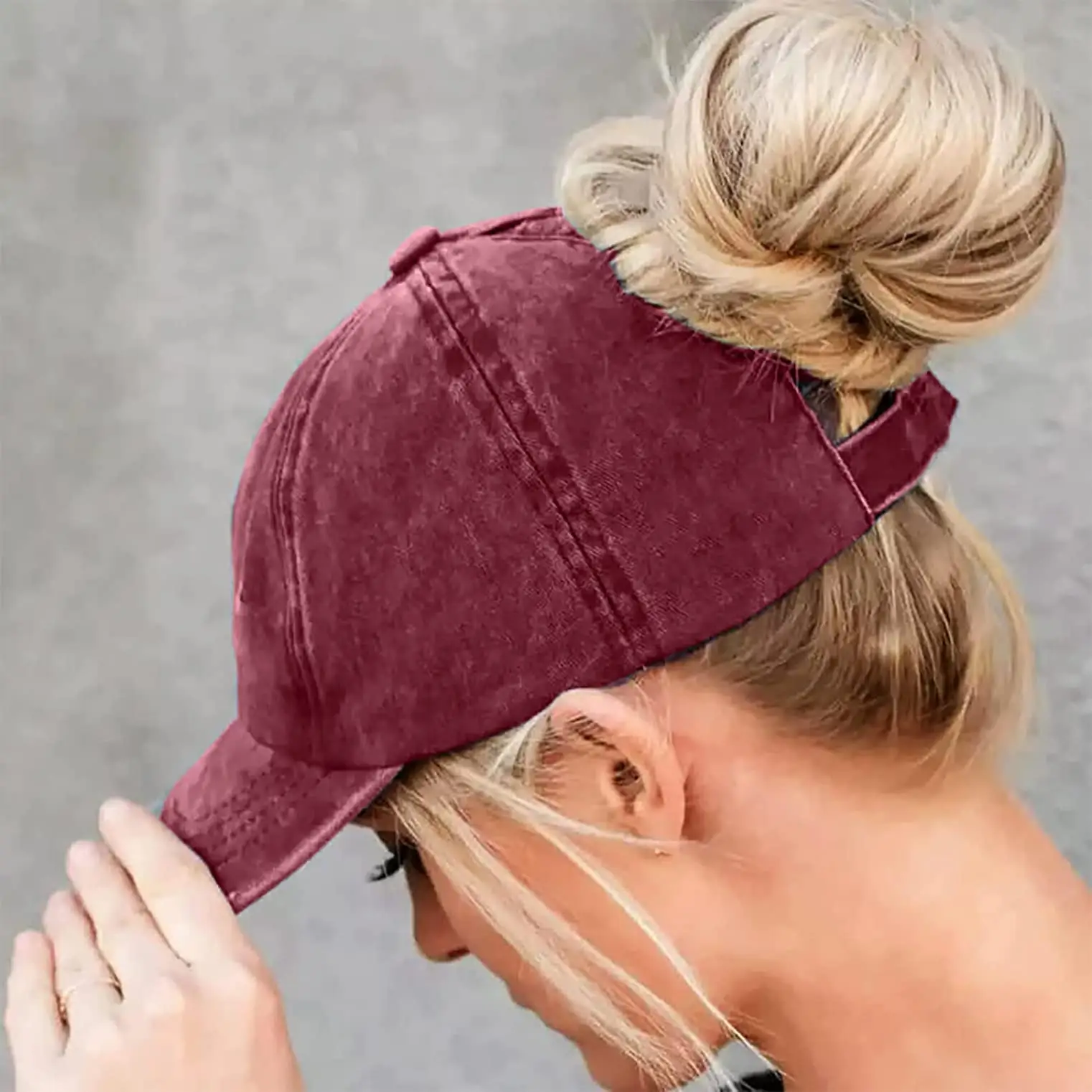 Gorra de béisbol desgastada lavada Vintage para mujer con sombrero de papá con agujero de cola de caballo alto con ponycap de moño alto desordenado