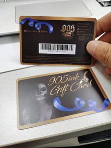 Uv di alta qualità di stampa unico cambiamento di codici a barre qr codice appartenenza VIP carta regalo con il prezzo poco costoso