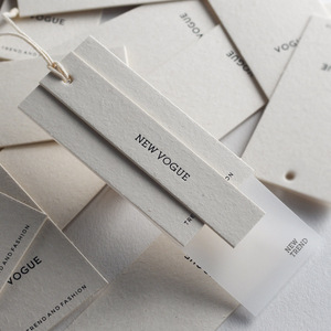 Precio de fábrica Impresión de nombre Logo Etiqueta de papel Ropa Etiquetas colgantes con cuerda - Product Image 4