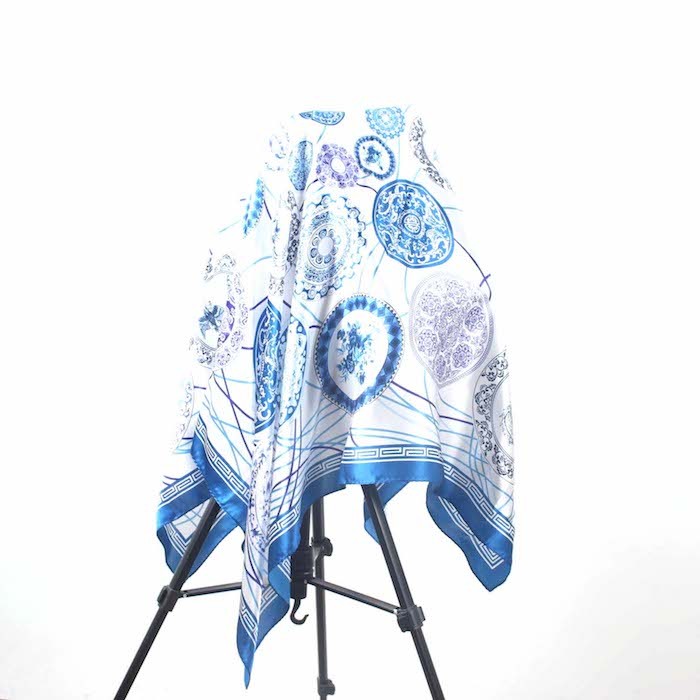 175 Dimensioni: Dimensioni: 110*110 cm