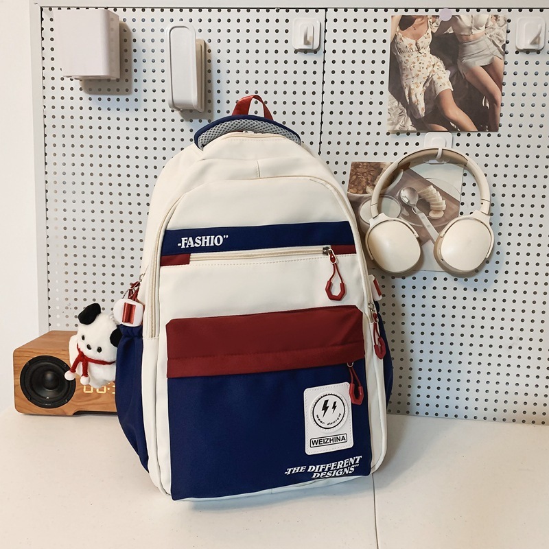 White, red and blue pendant