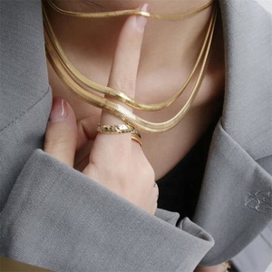 Zuanfa JewelryWomen חדש אופנה איטליה 2.5mm 4mm 6mm נחש שרשרת שרשרת מוצק 18K זהב אדרה שרשרת