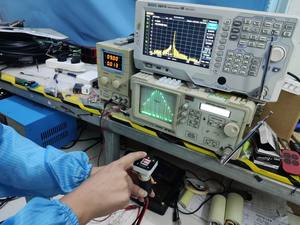 Guangdong Fujian apparecchiature elettroniche di prova, telecomando con caricatore USB QC test presso la fabbrica di cina - Product Image 3