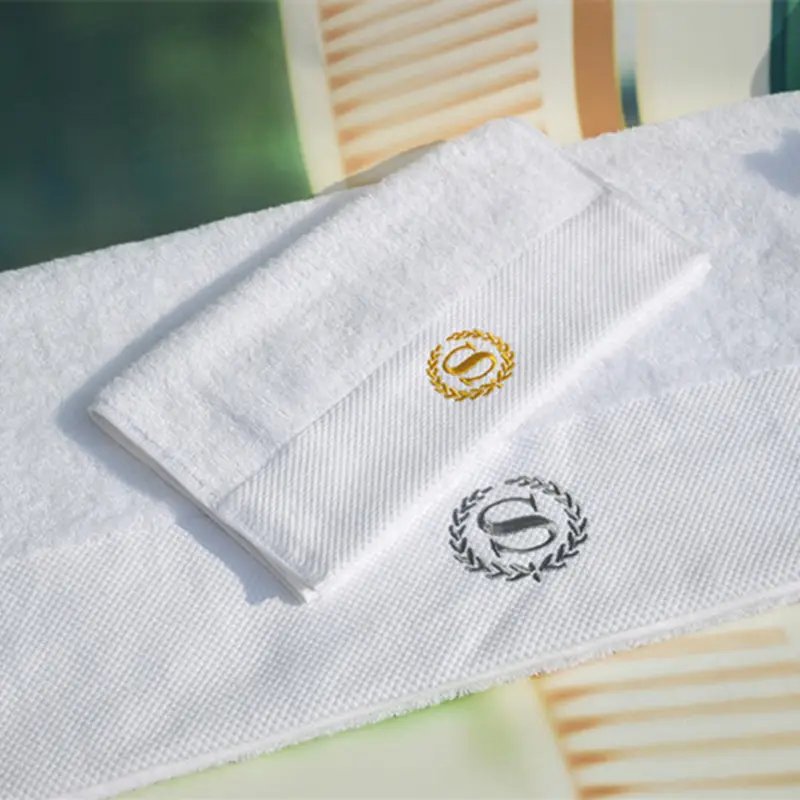 Drop Shipping Serviette de bain blanche en coton avec logo brodé pour hôtel de haute qualité