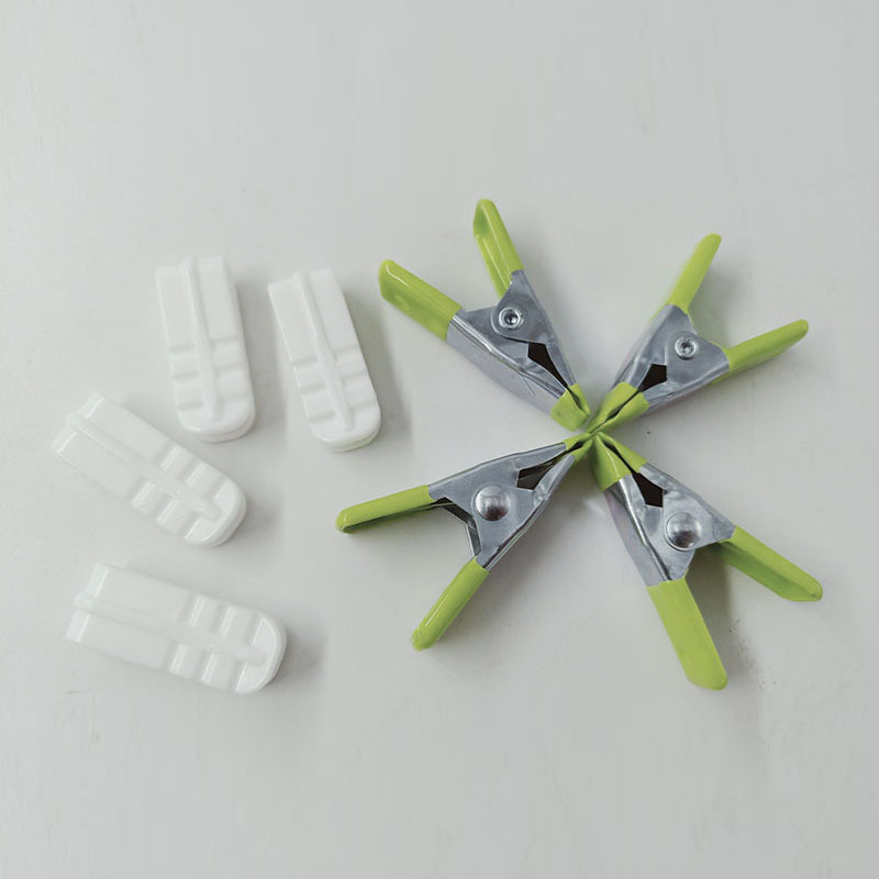 Five white zipper clips (please do not purchase individual clips).
