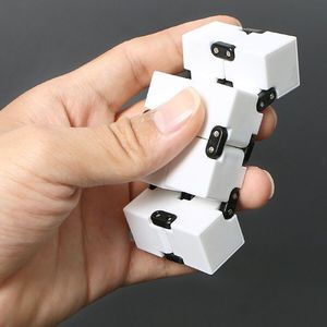 Fube Infinity Cube <span class=keywords><strong>Fidget</strong></span>プレミアム品質のアルミニウムインフィニットマジックキューブで、ADDADHのストレスと不安を和らげます。 - Product Image 6