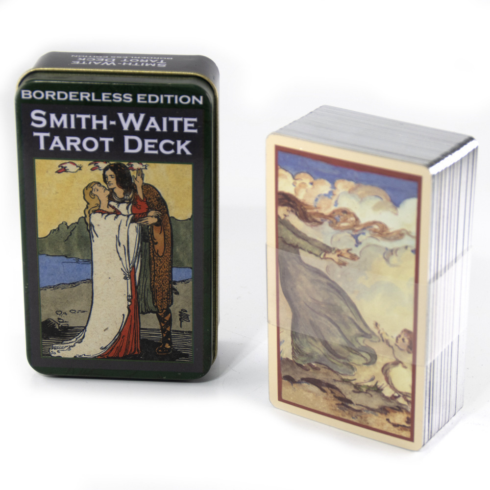 Baraja de tarot Smith-Waite en caja de hierro.