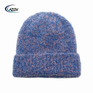 Женская осенне-зимняя шапка из шерсти - Product Image 6