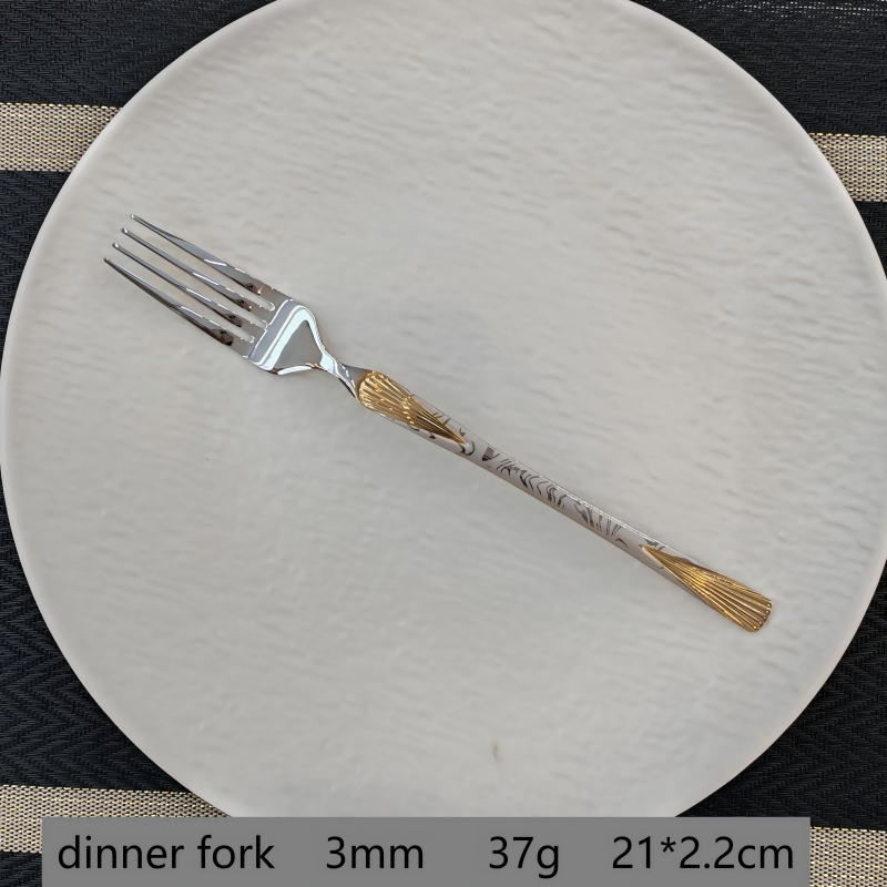 Fourchette à dîner dorée