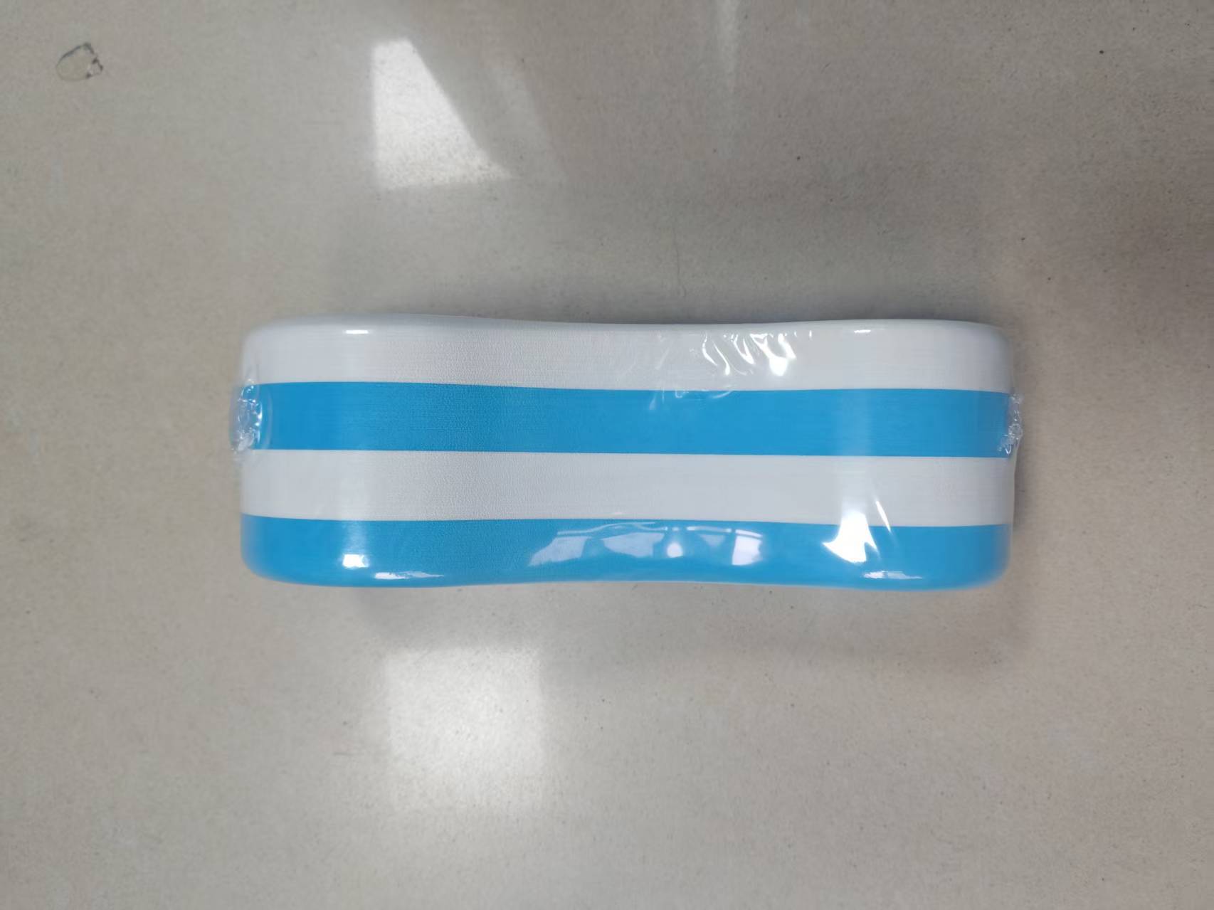 Azul y blanco
