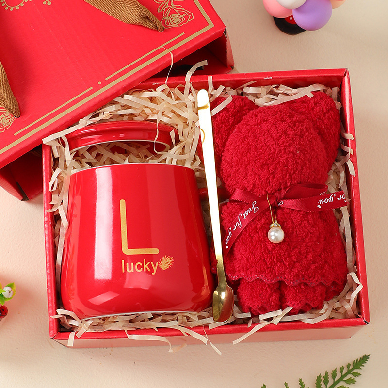 Red towel bear set