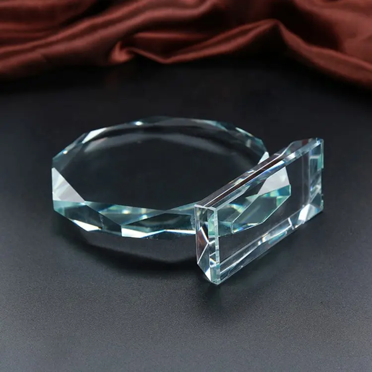 Guangzhou barato al por mayor en blanco trofeo de cristal premios personalizados 3D láser grabado trofeos de cristal para regalo de negocios