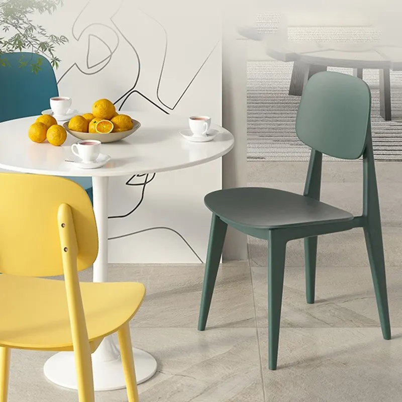 Commercio all'ingrosso sala da pranzo pp sedia di plastica con gambe in legno massello italiano moderno pu sedia da pranzo
