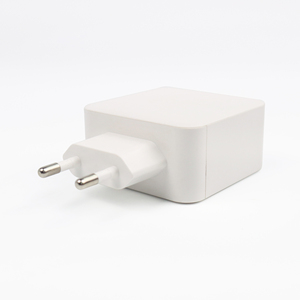 65W 5V 7.2a 4端口USB2.0和c型旅行USB充电器，用于手机和平板电脑单端口最大2.4A输出