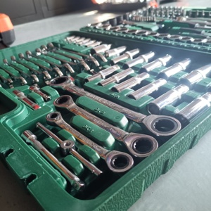 厂家价格151件1/2 1/4扳手套筒工具汽车机械手动工具套装 - Product Image 5