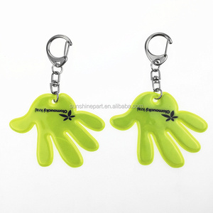 BSCI厂家黄色手形软PVC反光钥匙扣 - Product Image 1