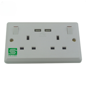 双英国13安培3针插头 + 双USB充电端口和2个开关 - Product Image 4