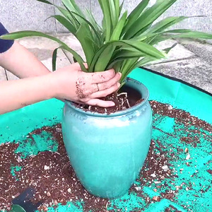 Popular Waterproof Foldable Control Mess Succulent <strong>Repotting</strong> Square Garden Mat for Plant Repot - Product Image 4