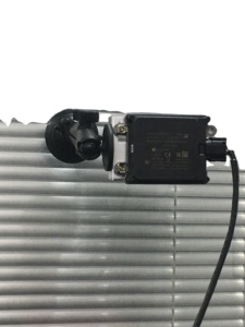 Detector de bucle de distancia de vehículo de diseño pequeño de 77GHz Radar de onda milimétrica Sensor de radar de largo alcance para detección de objetivos múltiples