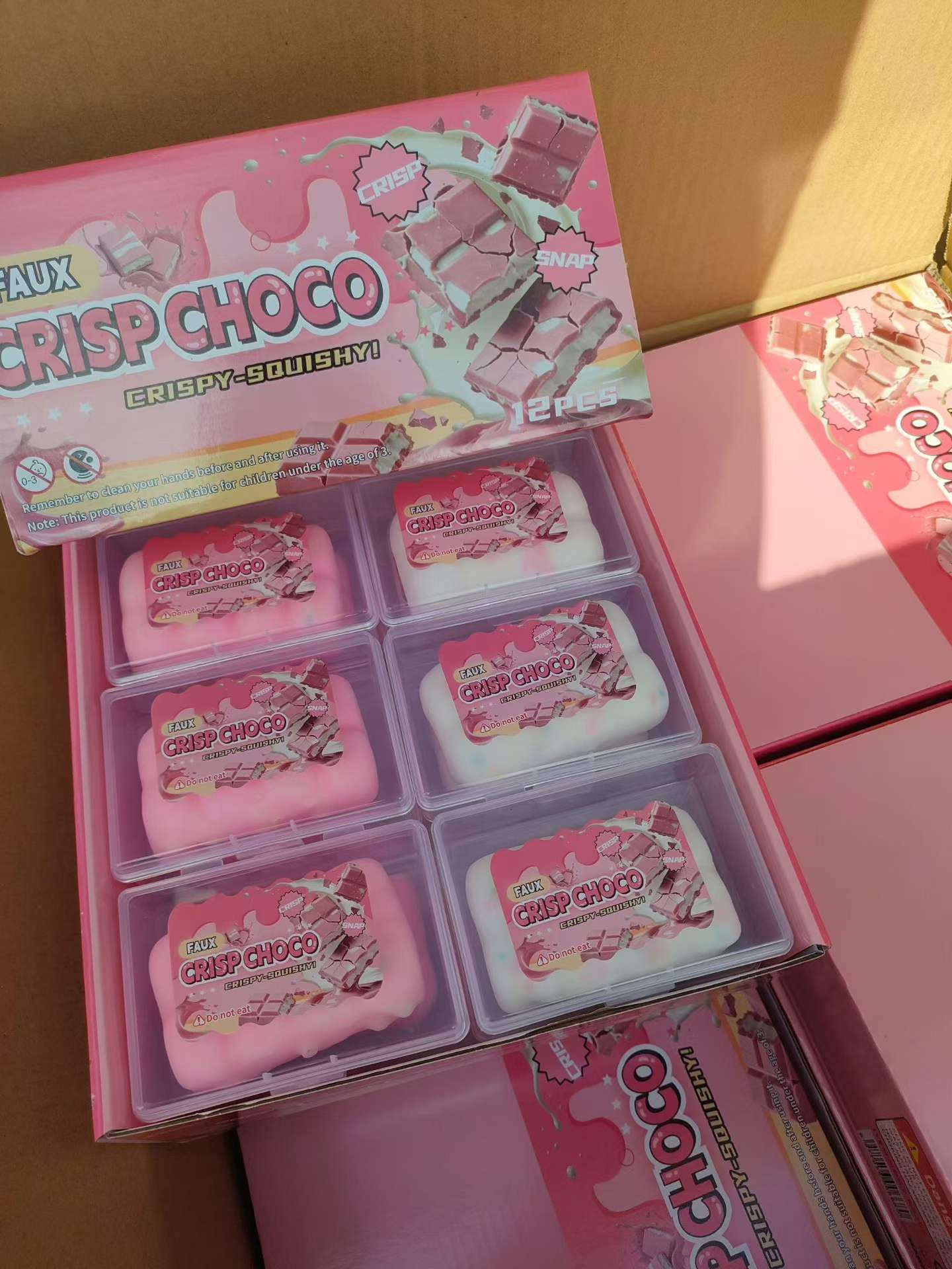 Chocolate crispy shell-pink