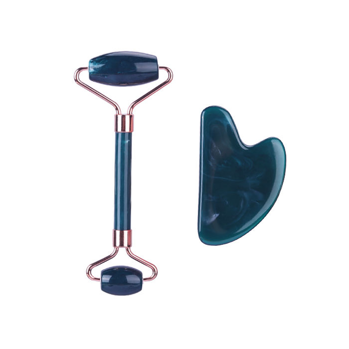 สีเขียวเข้ม