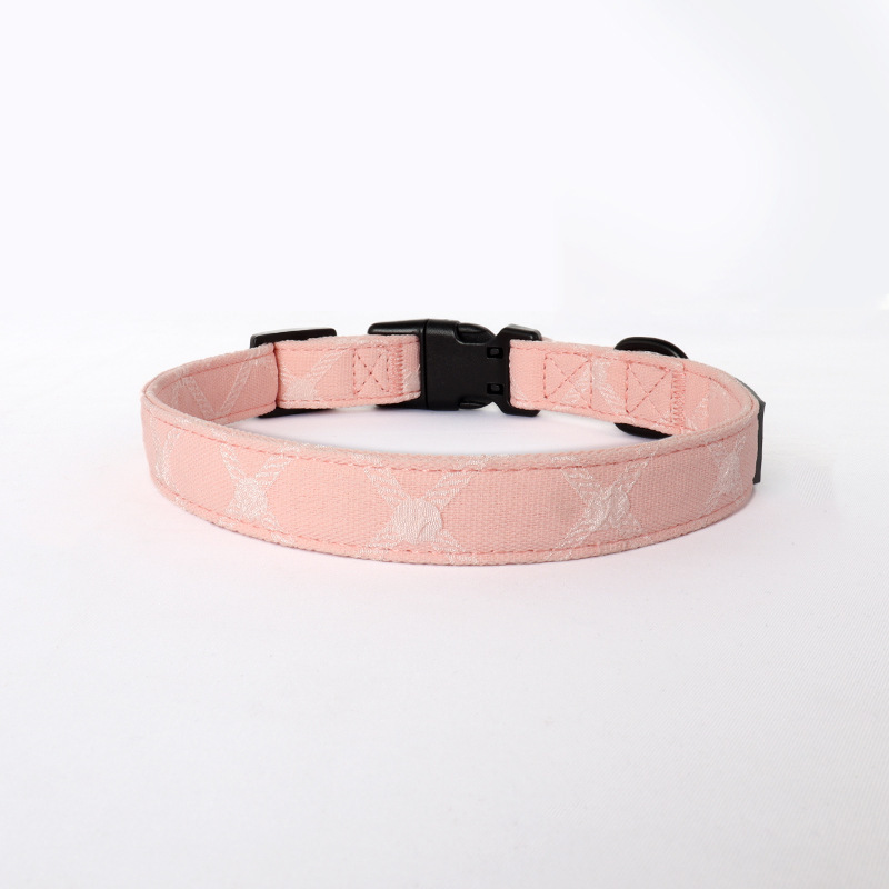 Light pink collar