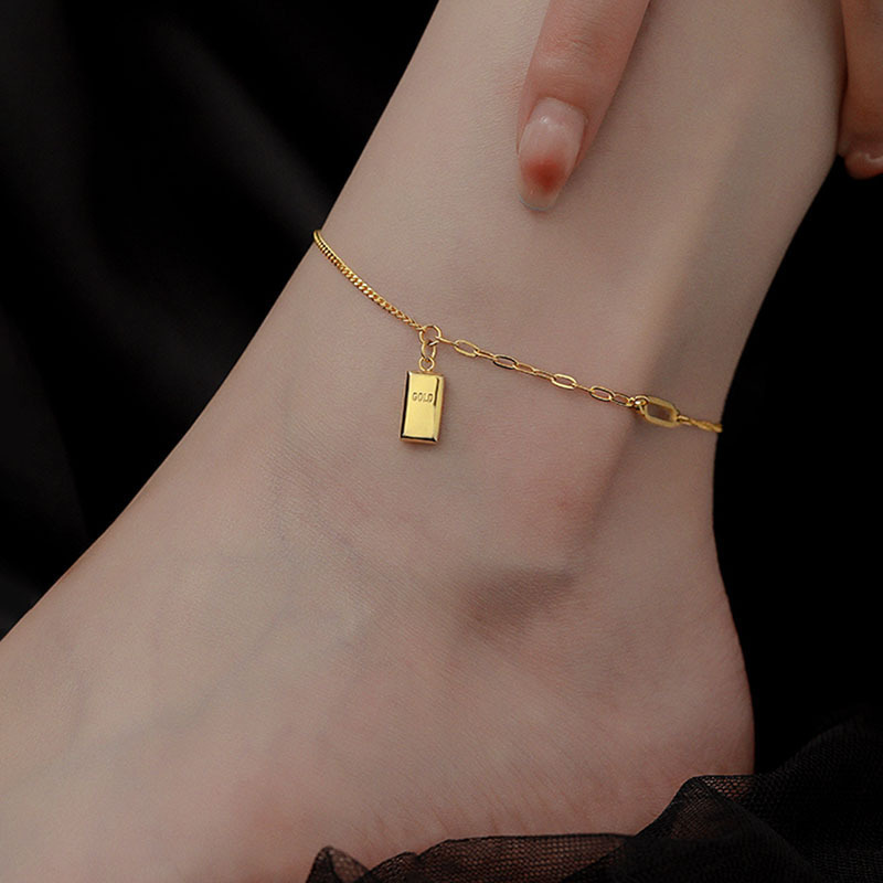 Petite brique dorée riche