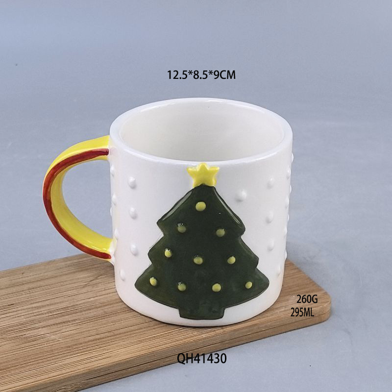 Ceramic embossed christmas tree mug - 201-300ml