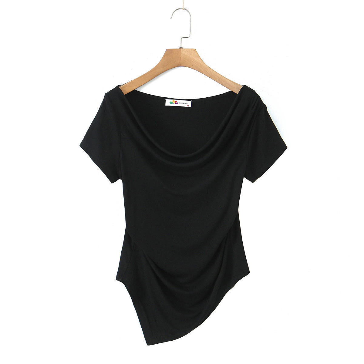 เสื้อยืดสีดำ