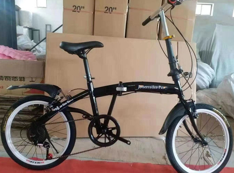 Rueda de radios negros