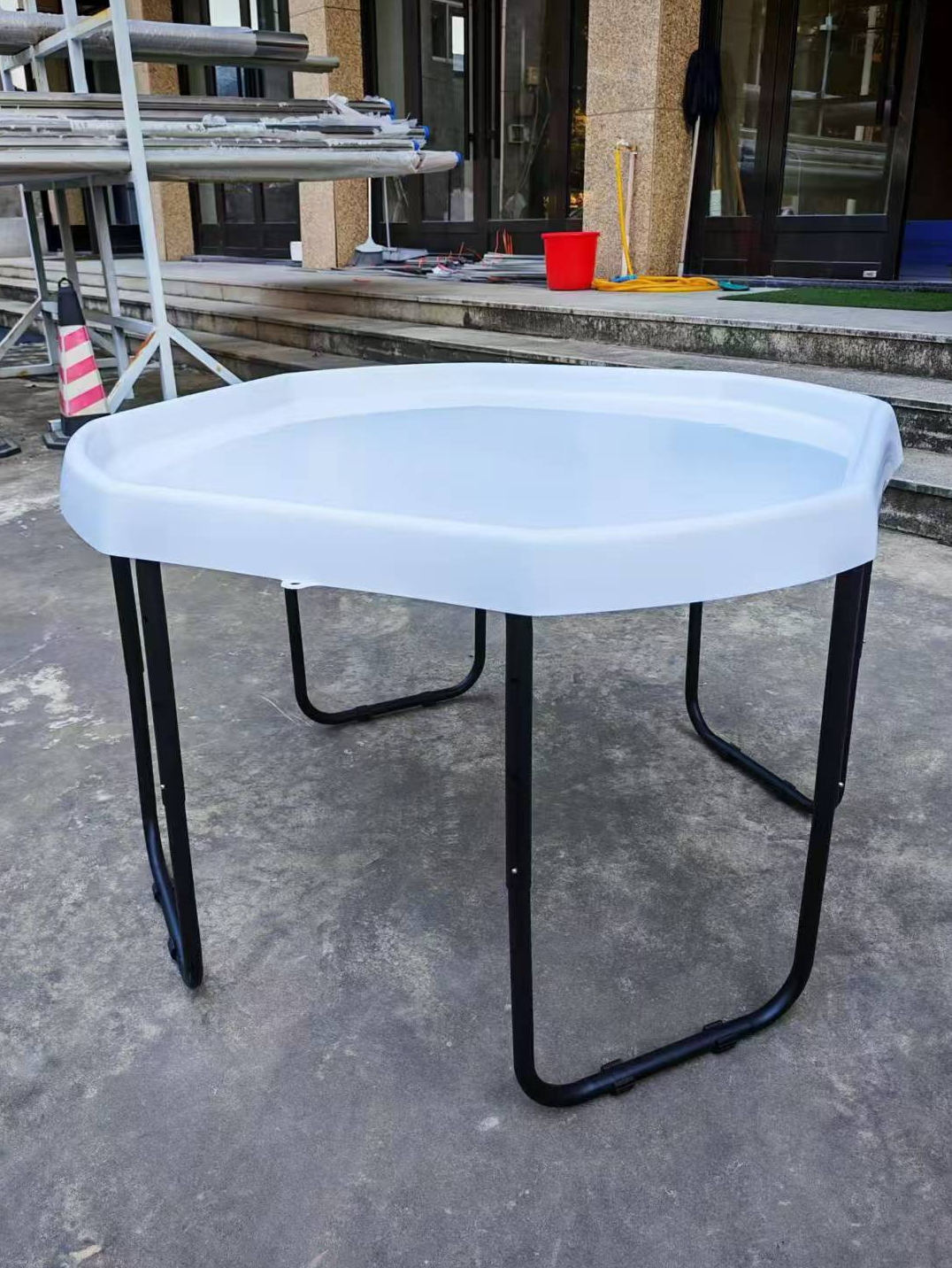 70cm tuff tray (White) with stand