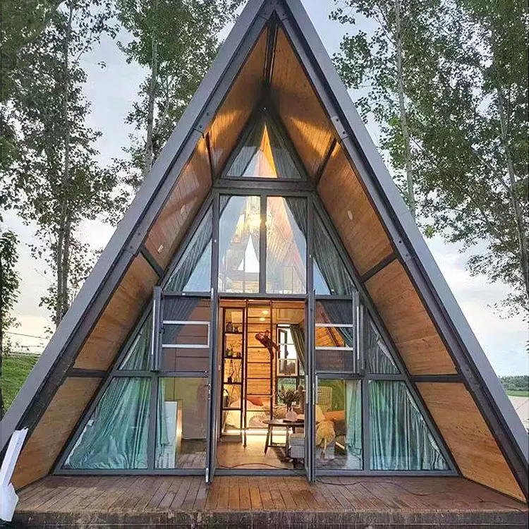 Chalet dal Design unico da 30 mq con letto A soppalco cabina prefabbricata nei boschi una casa con struttura In spagna