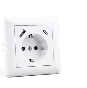 工厂批发价定制欧盟德国标准Schuko 250V 16A壁式插座USB A USB C型5V 3.4A快速充电