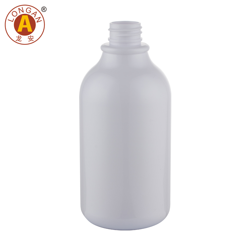 Bouteille blanche (c'est juste une bouteille sans la tête de pompe)