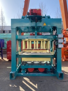 Máquina de fabricación de bloques de construcción de enclavamiento de marca famosa SHENGYA, fabricante de bloques de pavimentación hueca semiautomática - Product Image 2