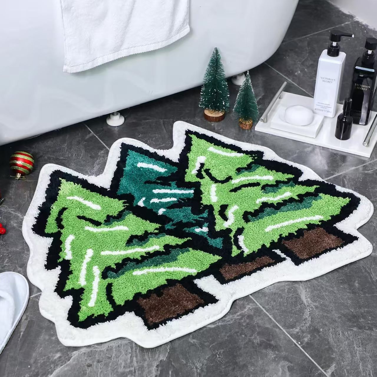 green Christmas tree 4