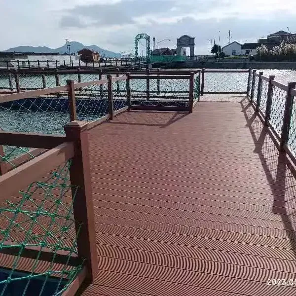 Ponte galleggiante ad alta galleggiabilità in plastica per barche Jet Ski Dock HDPE pontone cubi