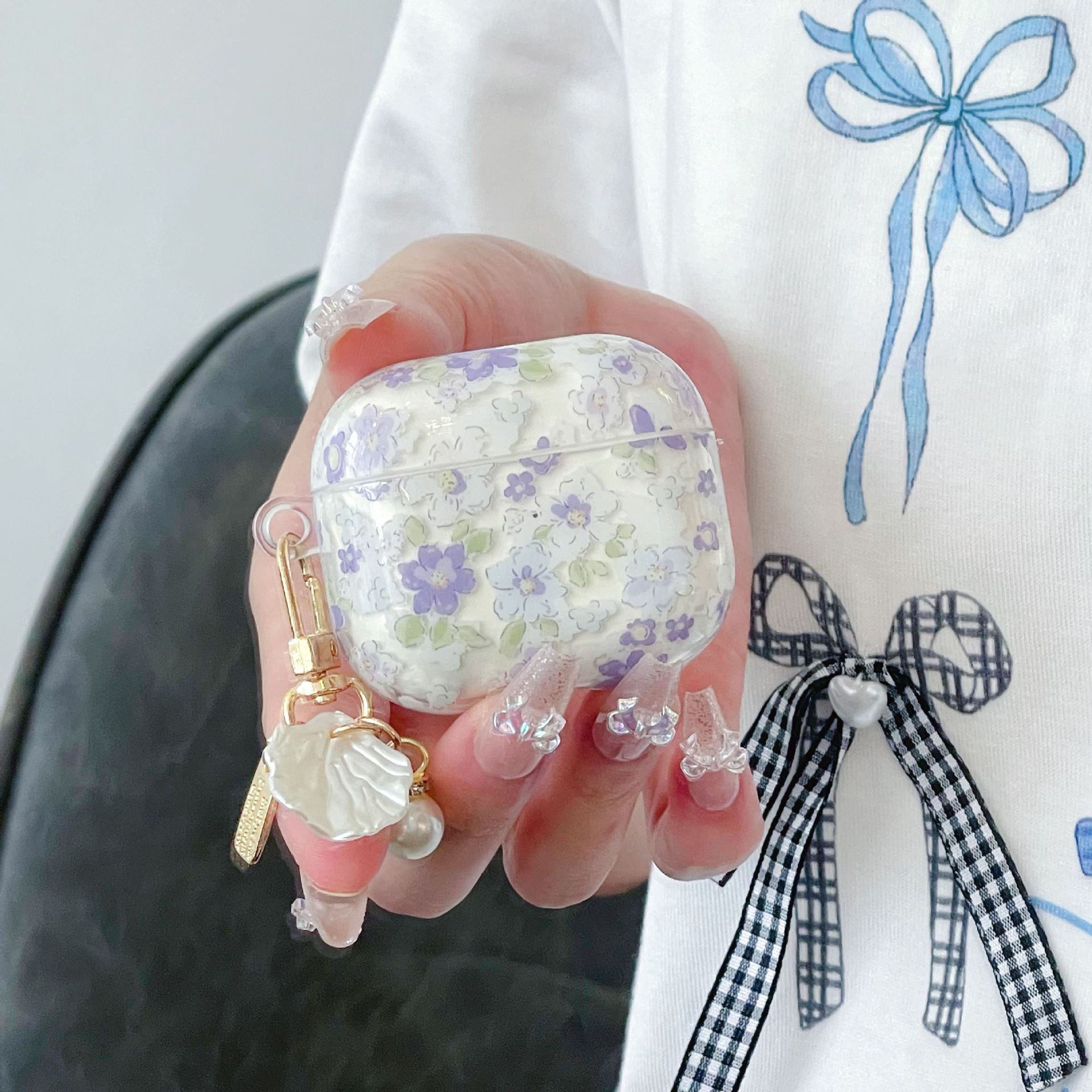 Light Purple Small Flower Shell Pendant