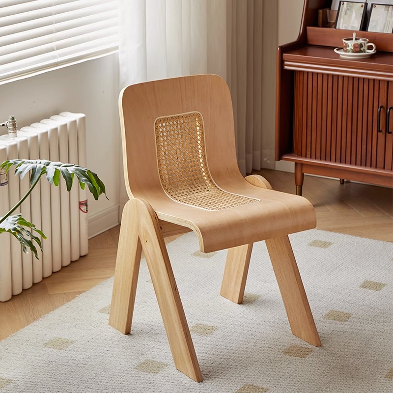 Chaise en bois couleur C