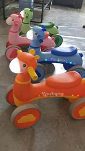 シートとライトでベイビーウォーカーを歩くことを学ぶ子供のための楽しいミュージカルライドオンカー玩具 - Product Image 6