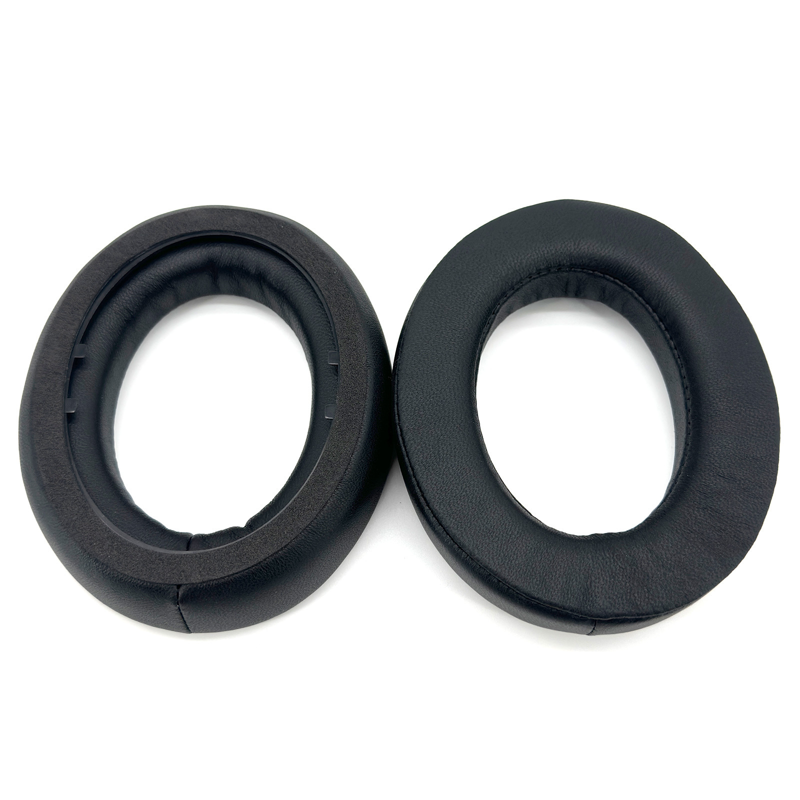 Coussinet d'oreille en cuir d'agneau noir