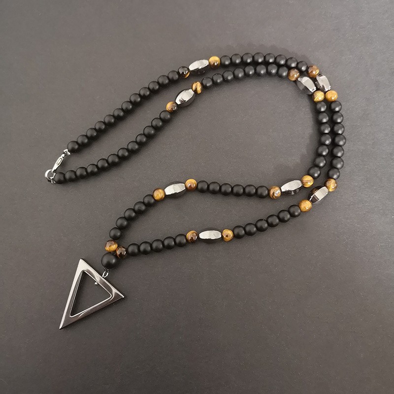 Pendentif triangle oeil de tigre jaune 6 mm, noir givré 6 mm