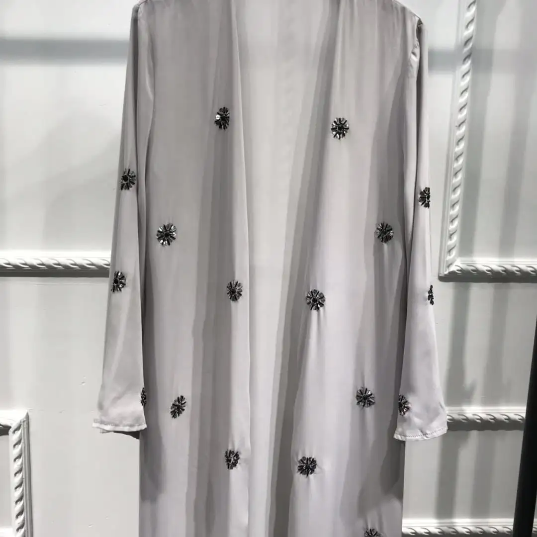 Vente en gros Robe ouverte de créateur Robe longue cardigan brodée Burqa caftan Abaya Dubai Eid Robe musulmane